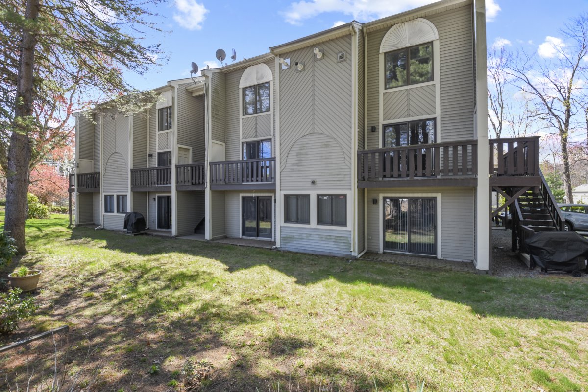 Virtual Tour of 135 Broad Street, Unit 1A5, Hudson, Massachusetts 01749