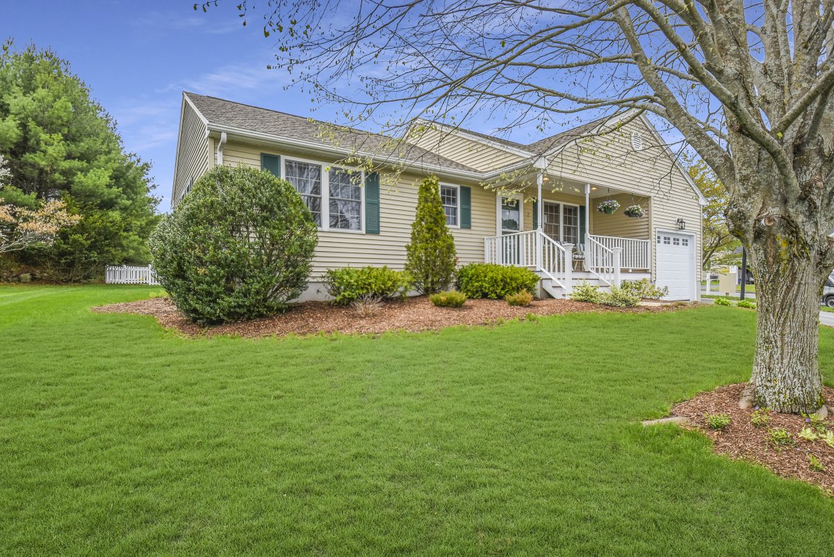 Virtual Tour of 2 Bryant Lane, Northborough, Massachusetts 01532