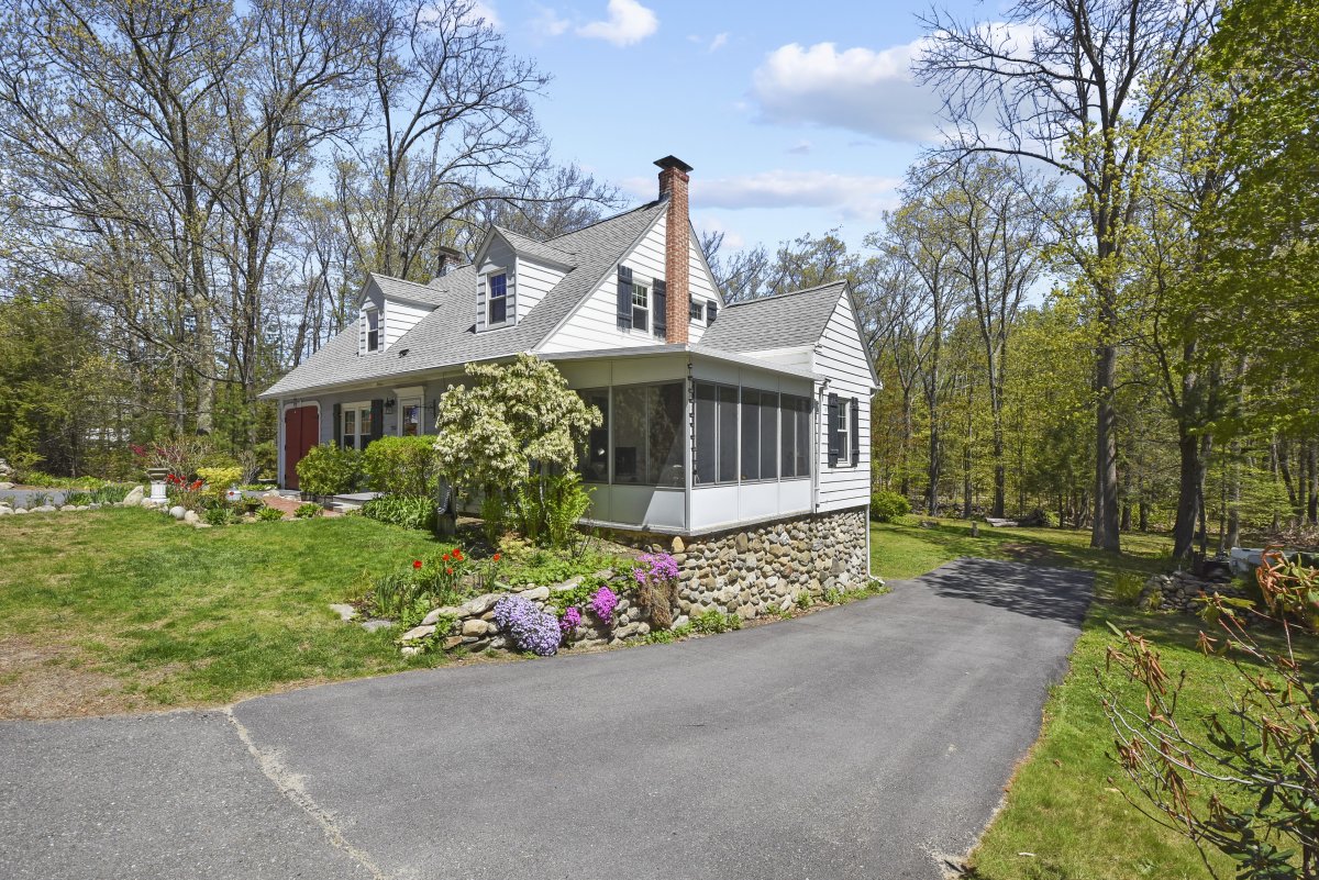 Virtual Tour of 755 Rindge Road, Fitchburg, Massachusetts 01420