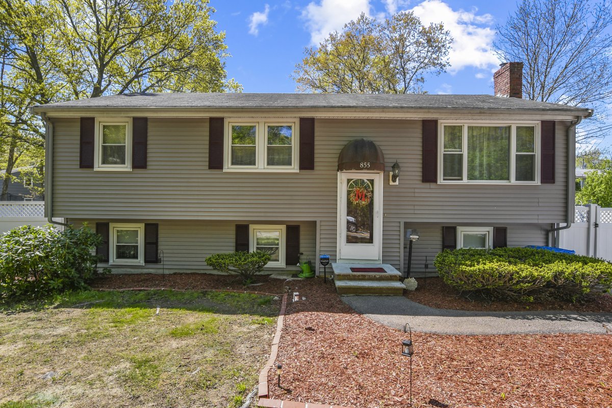 Virtual Tour of 855 East Ashland Street, Brockton, Massachusetts 02302 Single Family Home