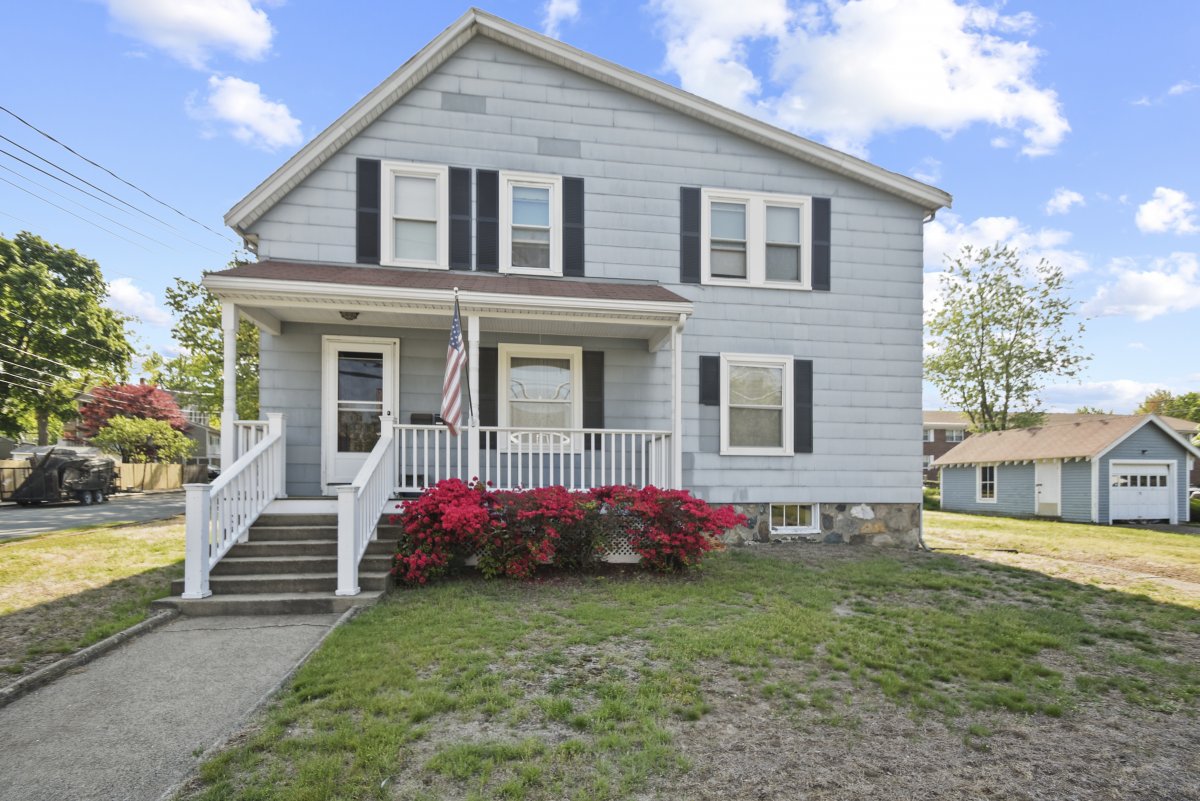 Virtual Tour of 64 Preston Street, Wakefield, Massachusetts 01880 Single Family Home TourVista