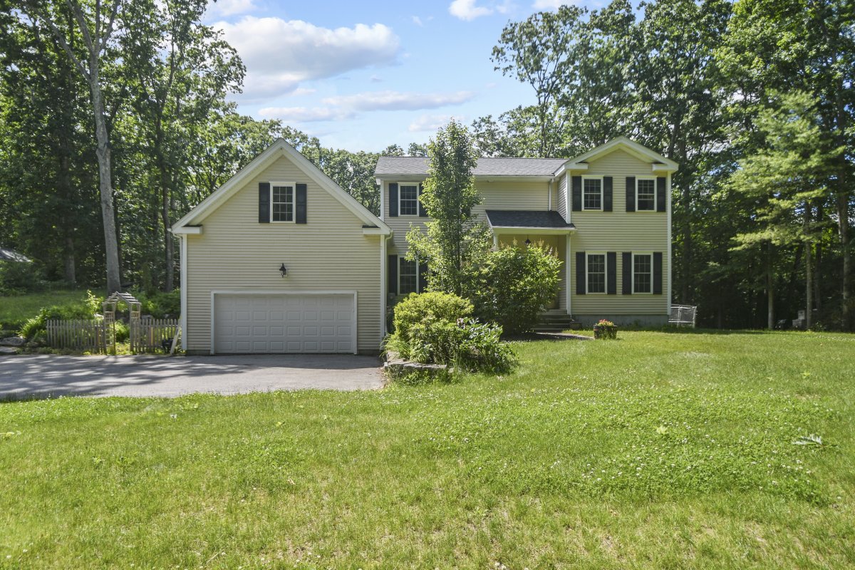 Virtual Tour of 128 Podunk Rd, Sturbridge, Massachusetts 01566 Single