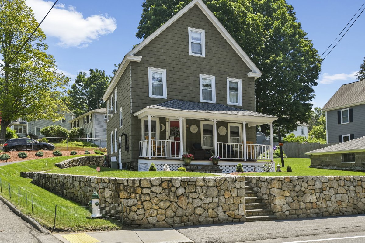 Virtual Tour of 27 Thompson Street, Maynard, Massachusetts 01754