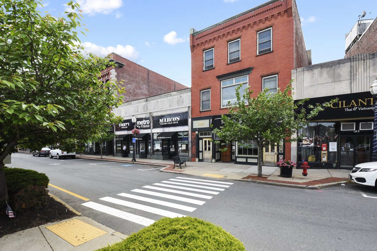 Virtual Tour of 385 Main Street Unit 2, Woburn, Massachusetts 01801