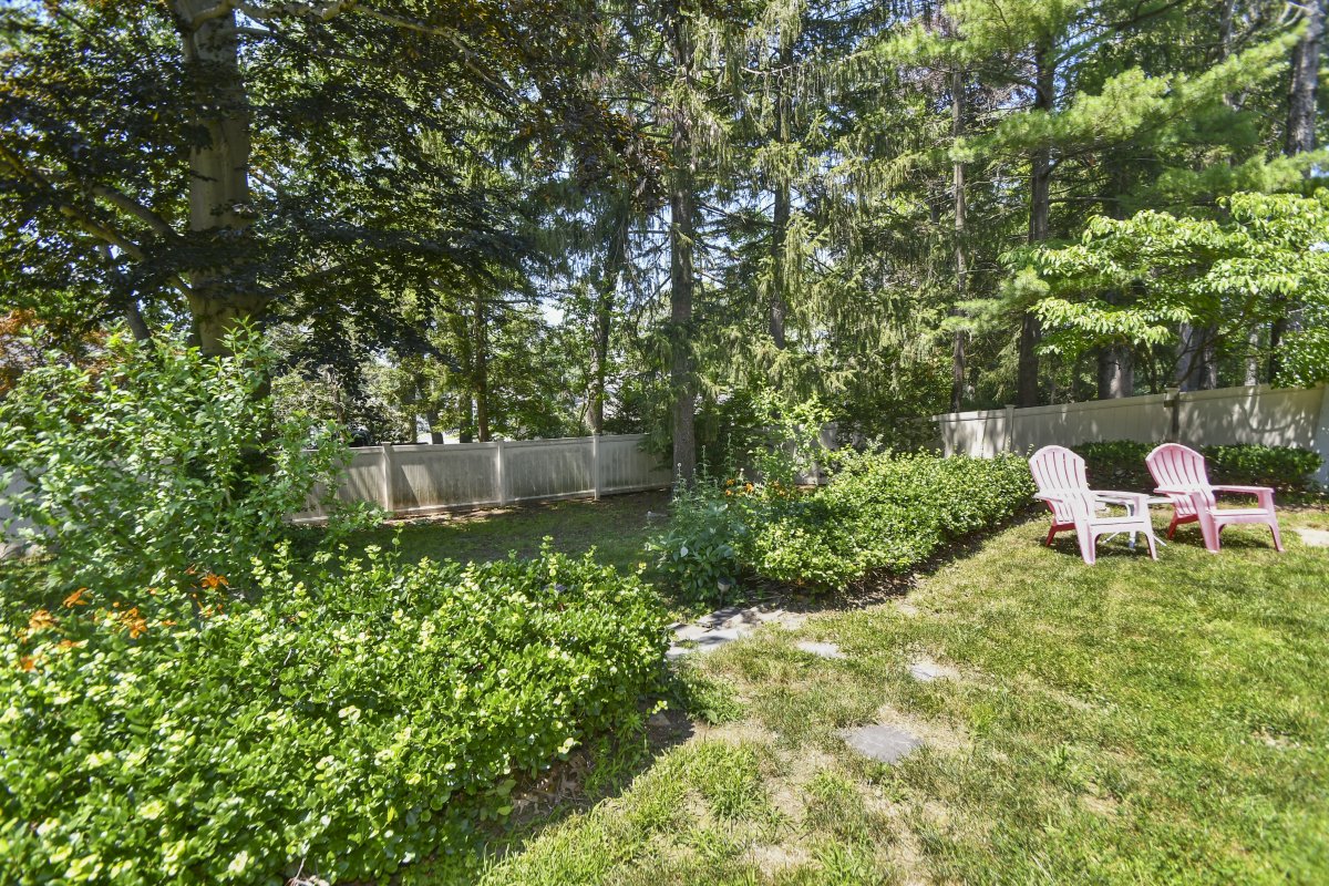 Virtual Tour of 256 Tremont Street, Braintree, Massachusetts 02184 Single Family Home TourVista