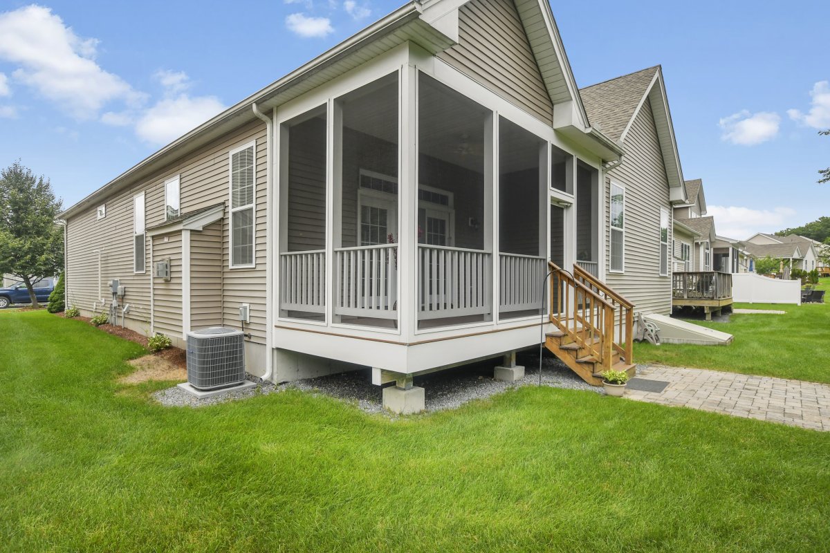 Virtual Tour of 22 Sherwood Drive, Methuen, Massachusetts 01844 Condo