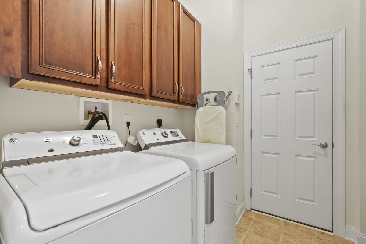 Virtual Tour of 22 Sherwood Drive, Methuen, Massachusetts 01844 Condo