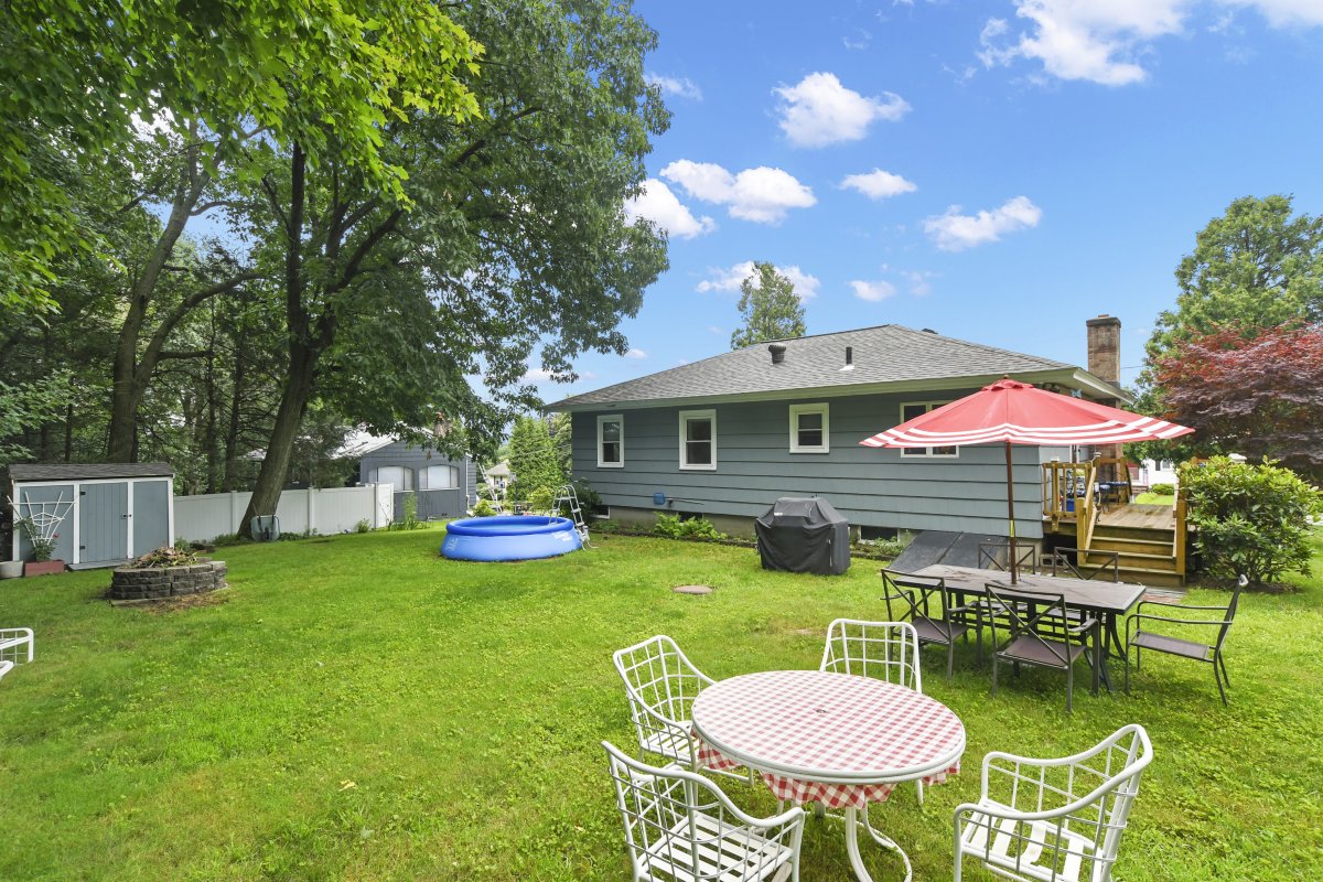 Virtual Tour of 16 Oakhill Drive, Methuen, Massachusetts 01844 Single