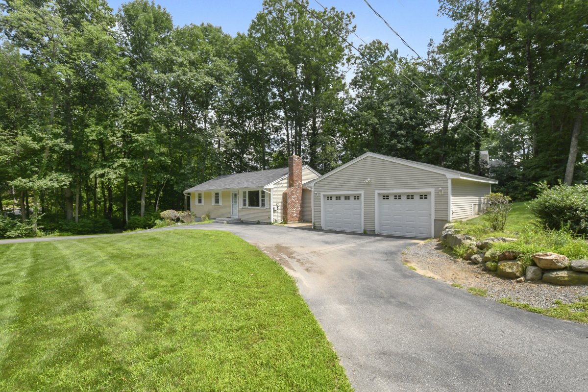 Virtual Tour of 147 Wash Pond Road, Hampstead, New Hampshire 03841