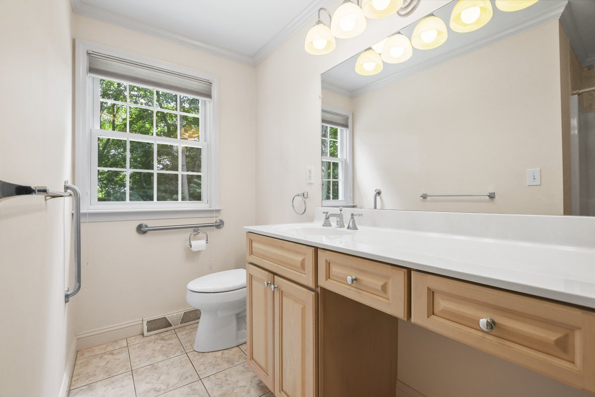 Virtual Tour of 147 Wash Pond Road, Hampstead, New Hampshire 03841