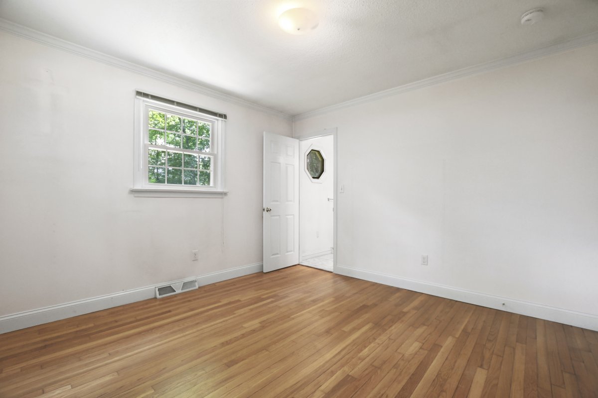 Virtual Tour of 147 Wash Pond Road, Hampstead, New Hampshire 03841