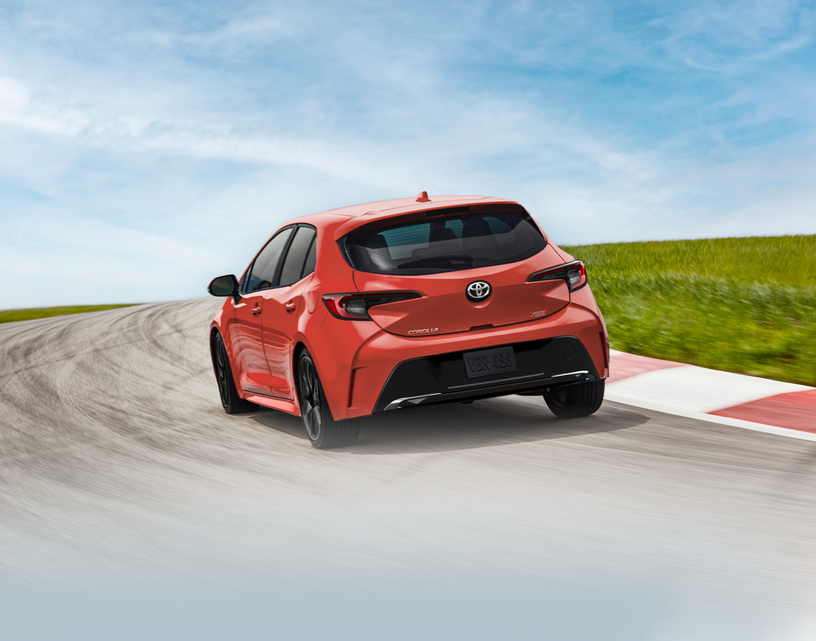 2025 Toyota Corolla Hatchback Features | Toyota Canada