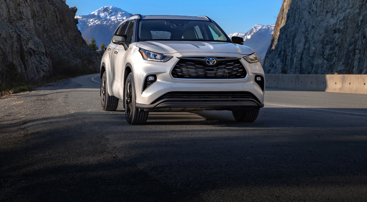 2024 Highlander & Highlander Hybrid: Mid-Size SUV | Toyota Canada