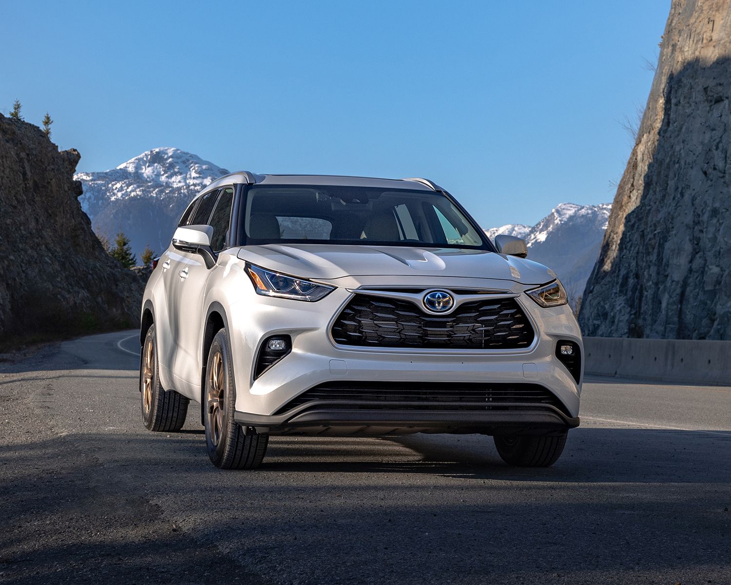 Toyota SUVS, Crossovers & Minivans - Toyota Canada