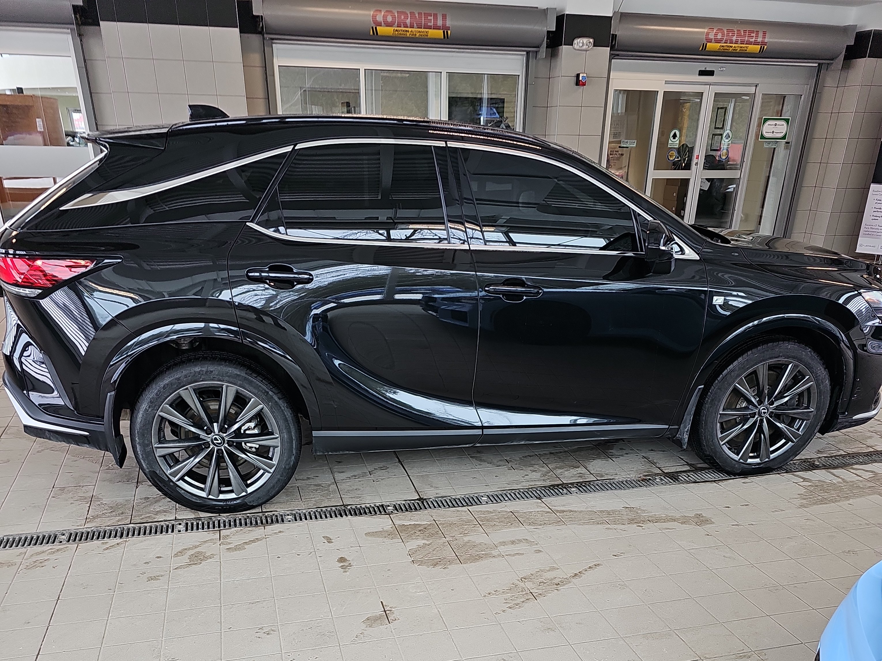 Фото 3 с аукциона – 2024 LEXUS RX RX 350 с VIN 2T2BAMCA0RC046427