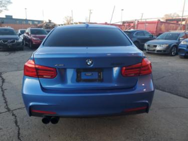 BMW 3 Series WBA8D9G5XJNU69868 снимка