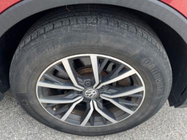 Volkswagen Tiguan 3VV2B7AX2JM037283 снимка