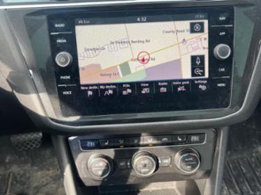 Volkswagen Tiguan 3VV2B7AX2JM037283 снимка