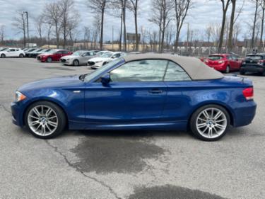 BMW 1 Series WBAUL7C59CVE87568 снимка