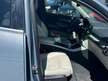 Volvo XC40 YV4162UL9M2479481 снимка