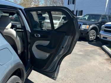 Volvo XC40 YV4162UL9M2479481 снимка