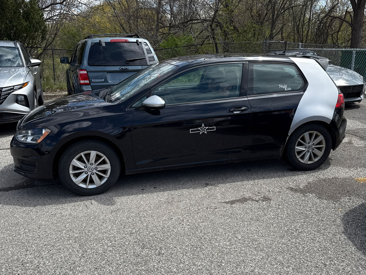 Снимка 2 от търг – 2016 VOLKSWAGEN GOLF TRENDLINE с VIN 3VW917AU8GM049529