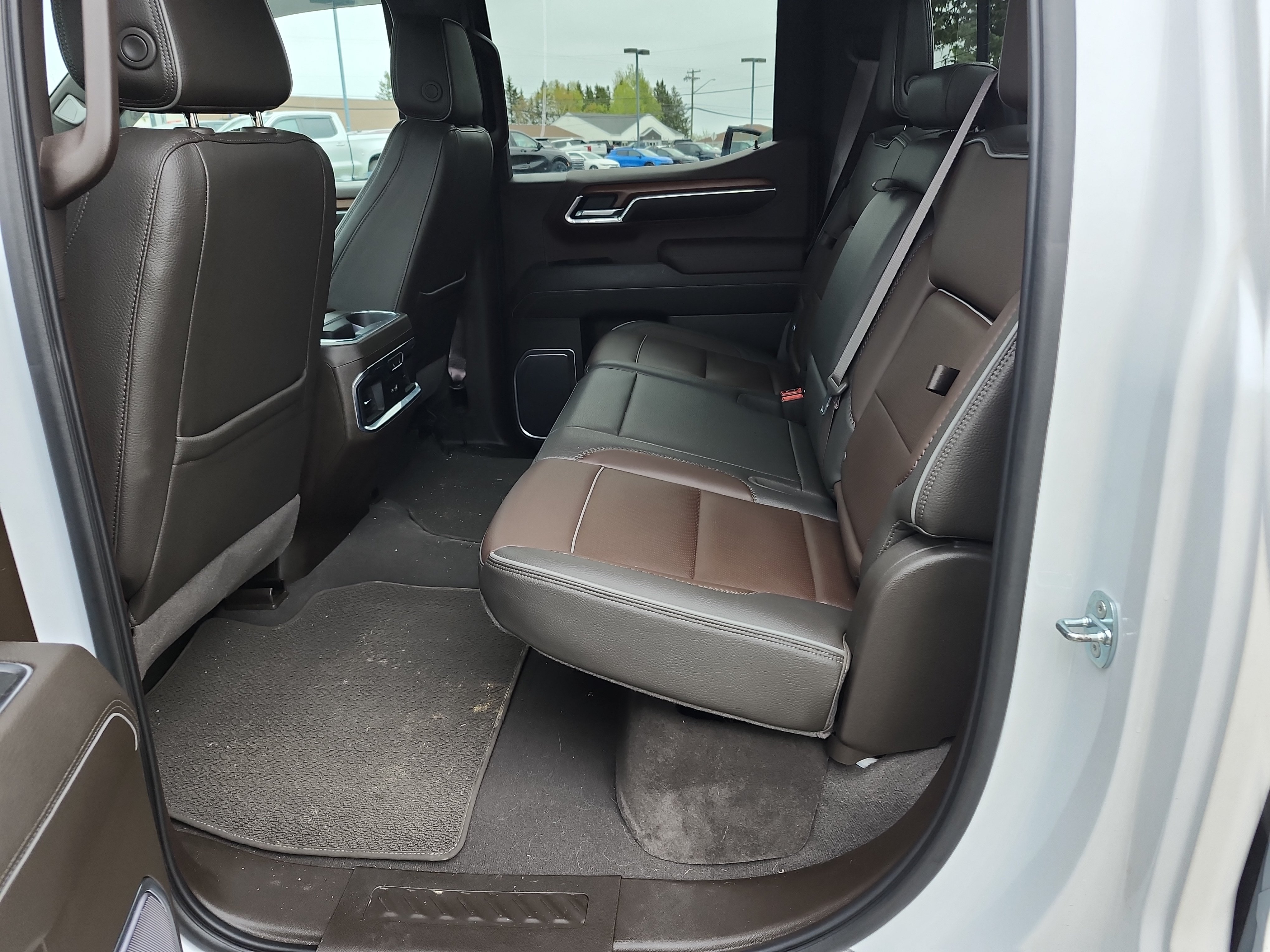 Снимка 14 от търг – 2023 GMC SIERRA 1500 4WD CREW CAB DENALI с VIN 3GTUUGEL0PG282440