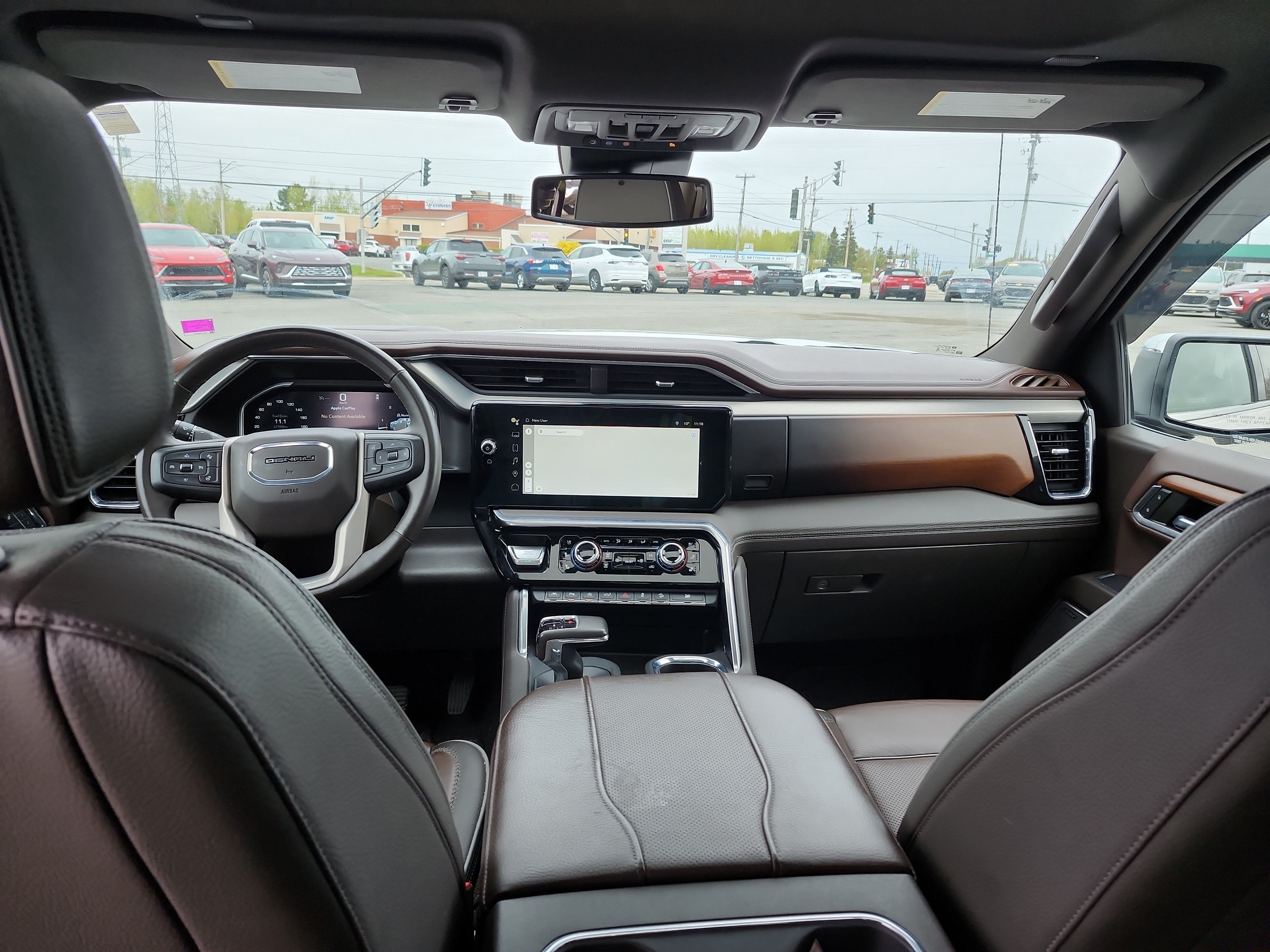 Снимка 9 от търг – 2023 GMC SIERRA 1500 4WD CREW CAB DENALI с VIN 3GTUUGEL0PG282440