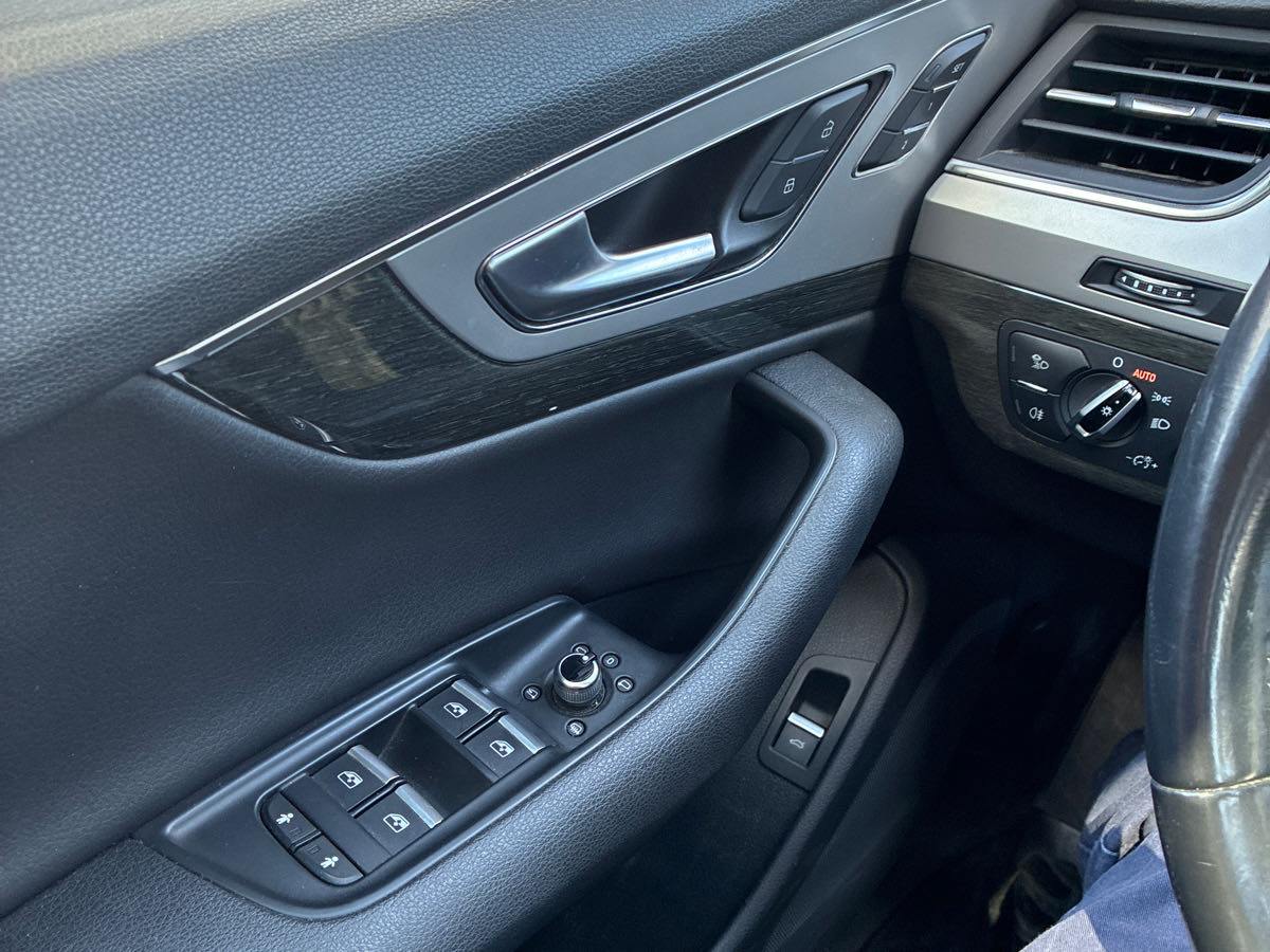 Audi Q7 снимка Audi Q7