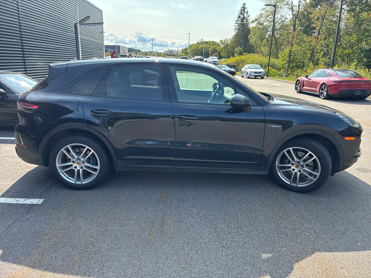 Photo 3 from auction – 2020 PORSCHE CAYENNE E-HYBRID with VIN WP1AE2AY2LDA22535