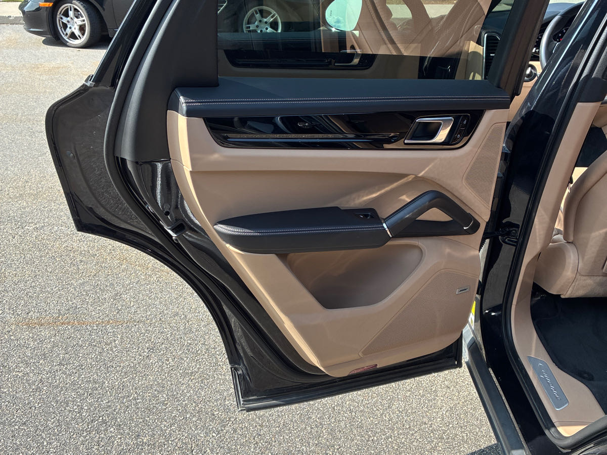 Photo 25 from auction – 2020 PORSCHE CAYENNE E-HYBRID with VIN WP1AE2AY2LDA22535