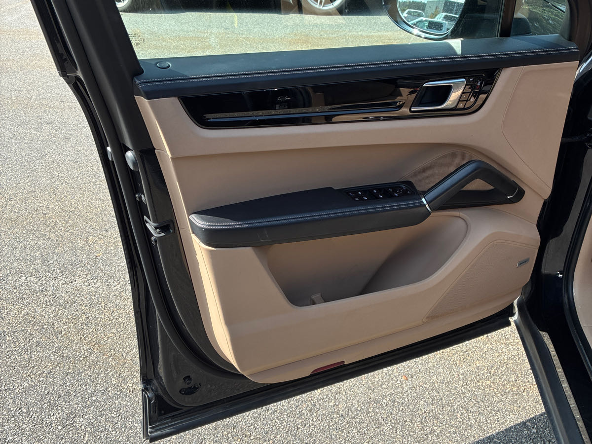 Photo 26 from auction – 2020 PORSCHE CAYENNE E-HYBRID with VIN WP1AE2AY2LDA22535