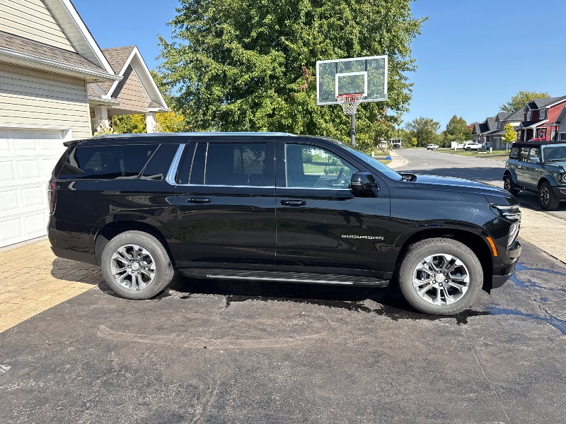 Photo 3 from auction – 2025 CHEVROLET SUBURBAN LT with VIN 1GNS6CRD2SR187942