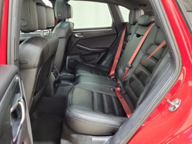 Porsche Macan WP1AG2A55HLB51401 photo