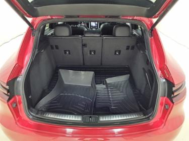 Porsche Macan WP1AG2A55HLB51401 photo