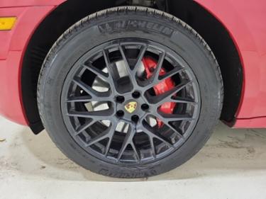 Porsche Macan WP1AG2A55HLB51401 photo