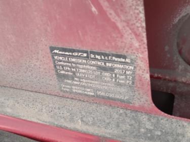 Porsche Macan WP1AG2A55HLB51401 photo