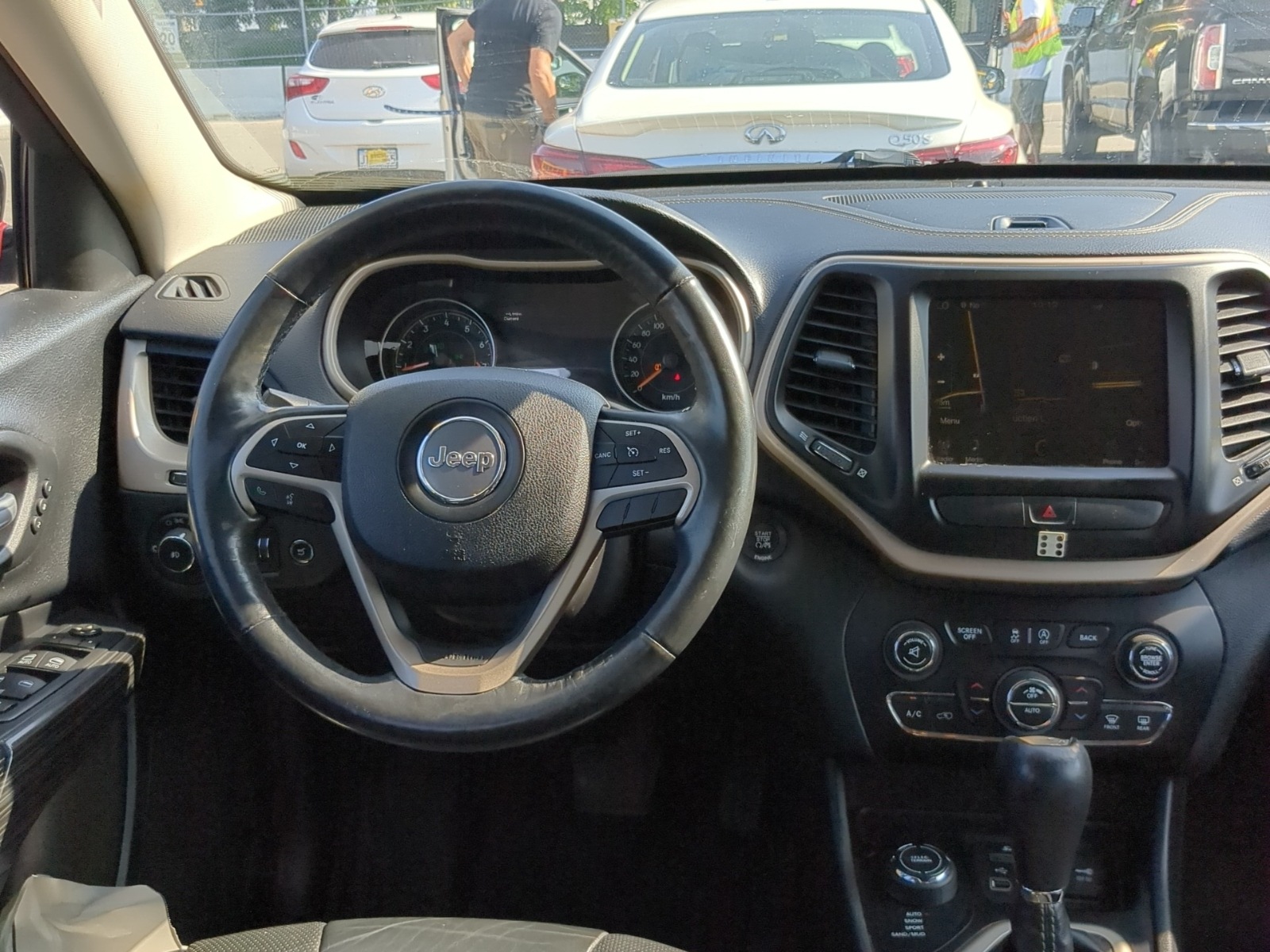Photo 2 from auction – 2015 JEEP CHEROKEE LIMITED with VIN 1C4PJMDS7FW754629