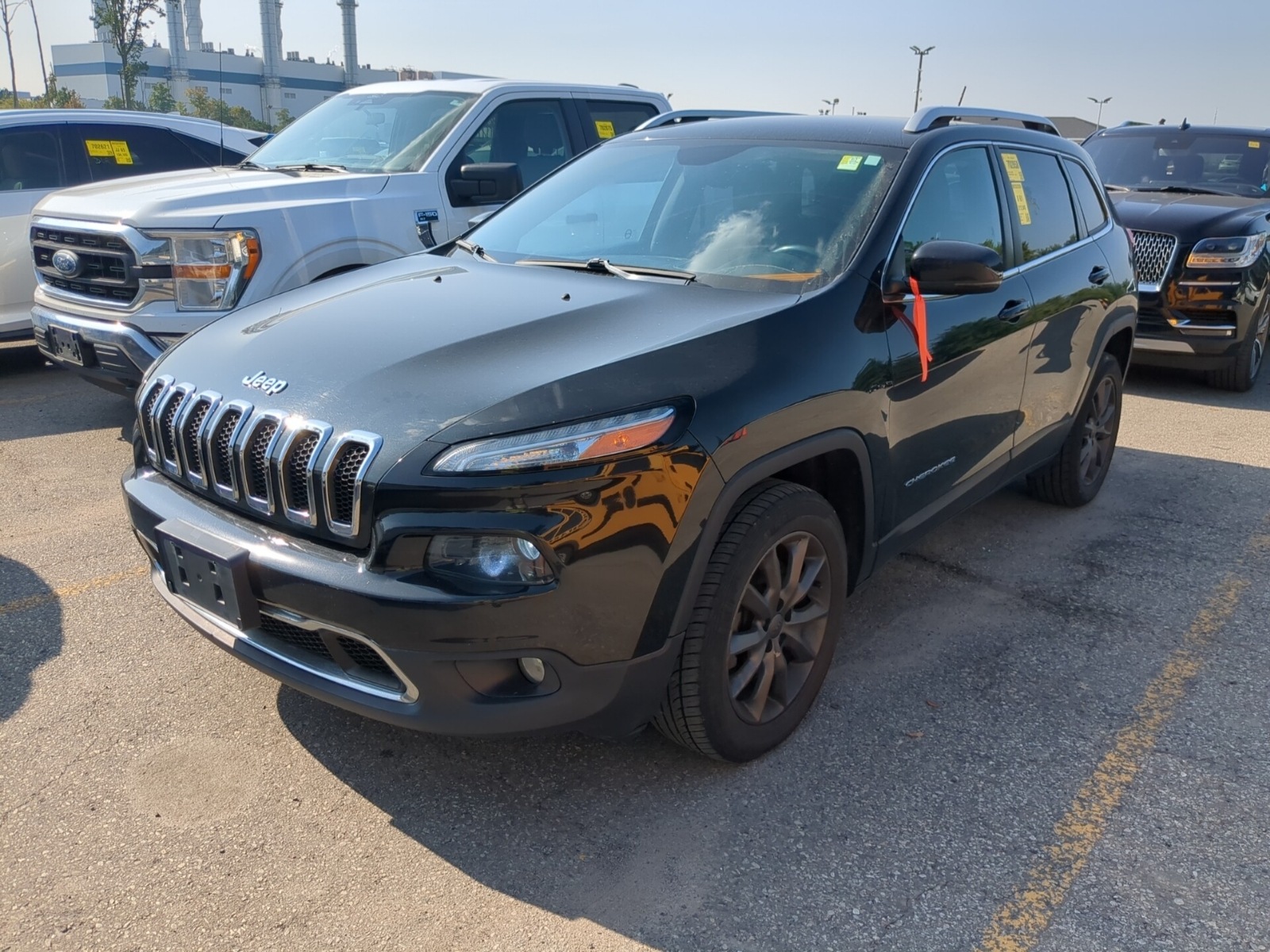 JEEP CHEROKEE LIMITED 2015 with VIN 1C4PJMDS7FW754629 - Photo from auction