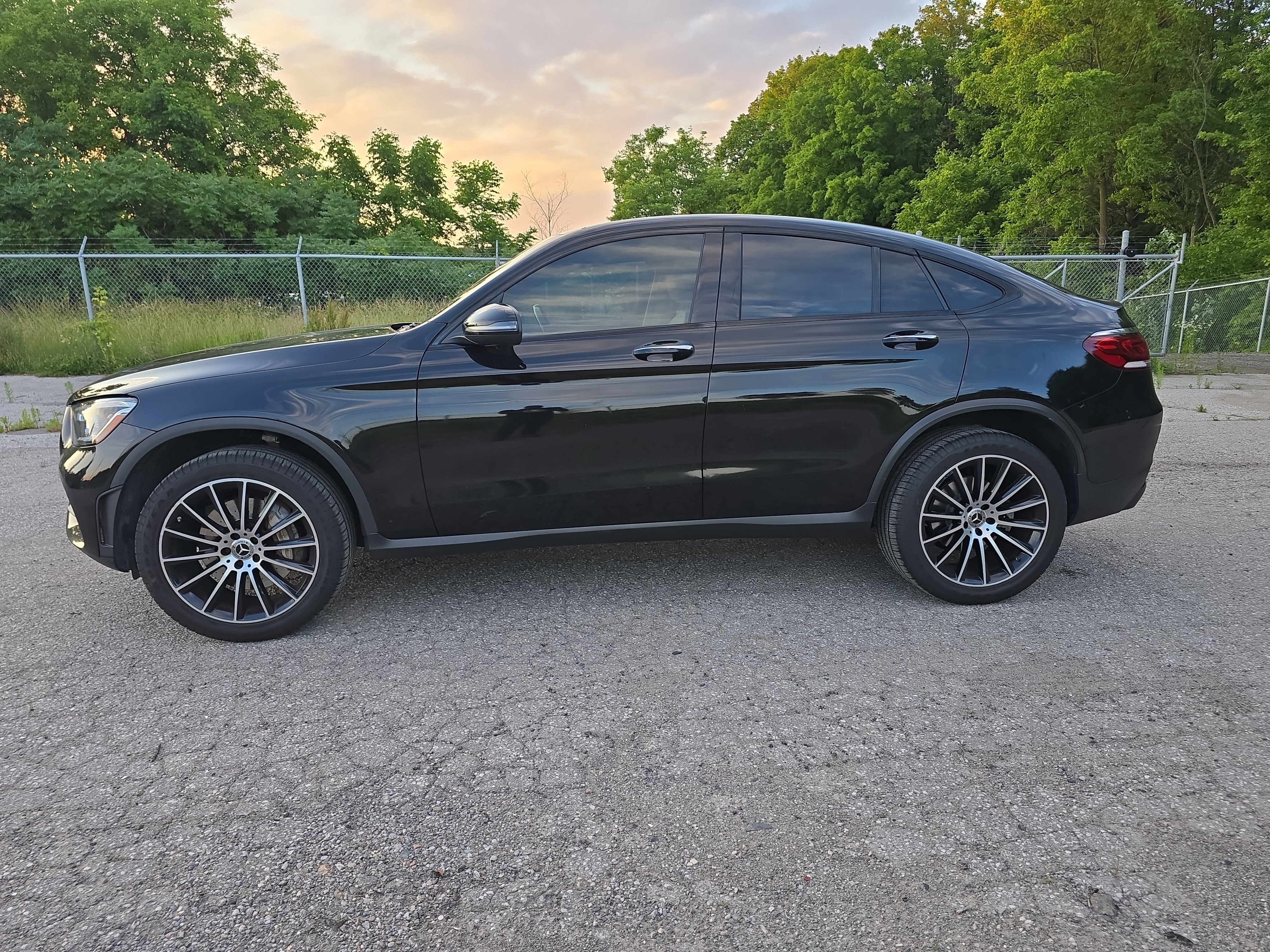 Mercedes-Benz GLC снимка Mercedes-Benz GLC