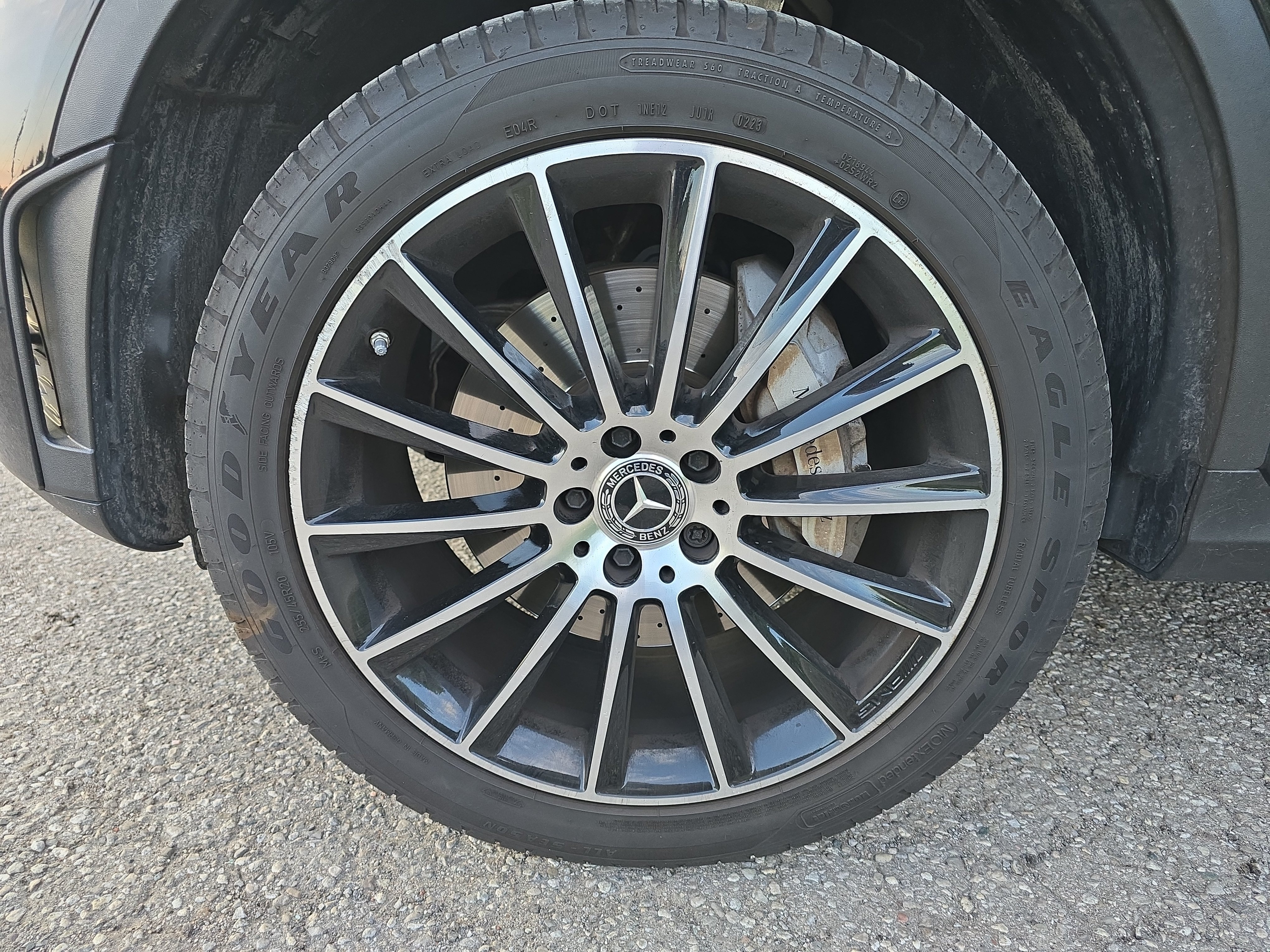 Mercedes-Benz GLC снимка Mercedes-Benz GLC