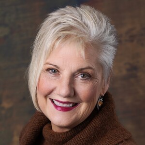 Headshot   kristin hinrichs