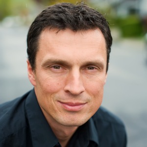 Ralf headshot casual 2011