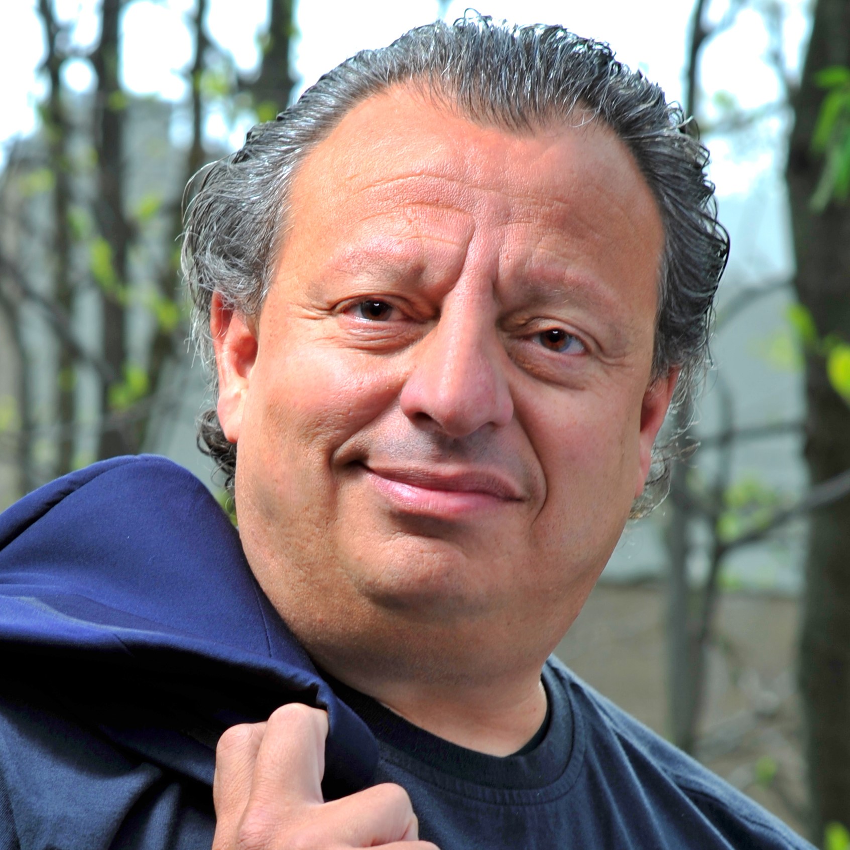 Greg muzzillo   headshot (004)