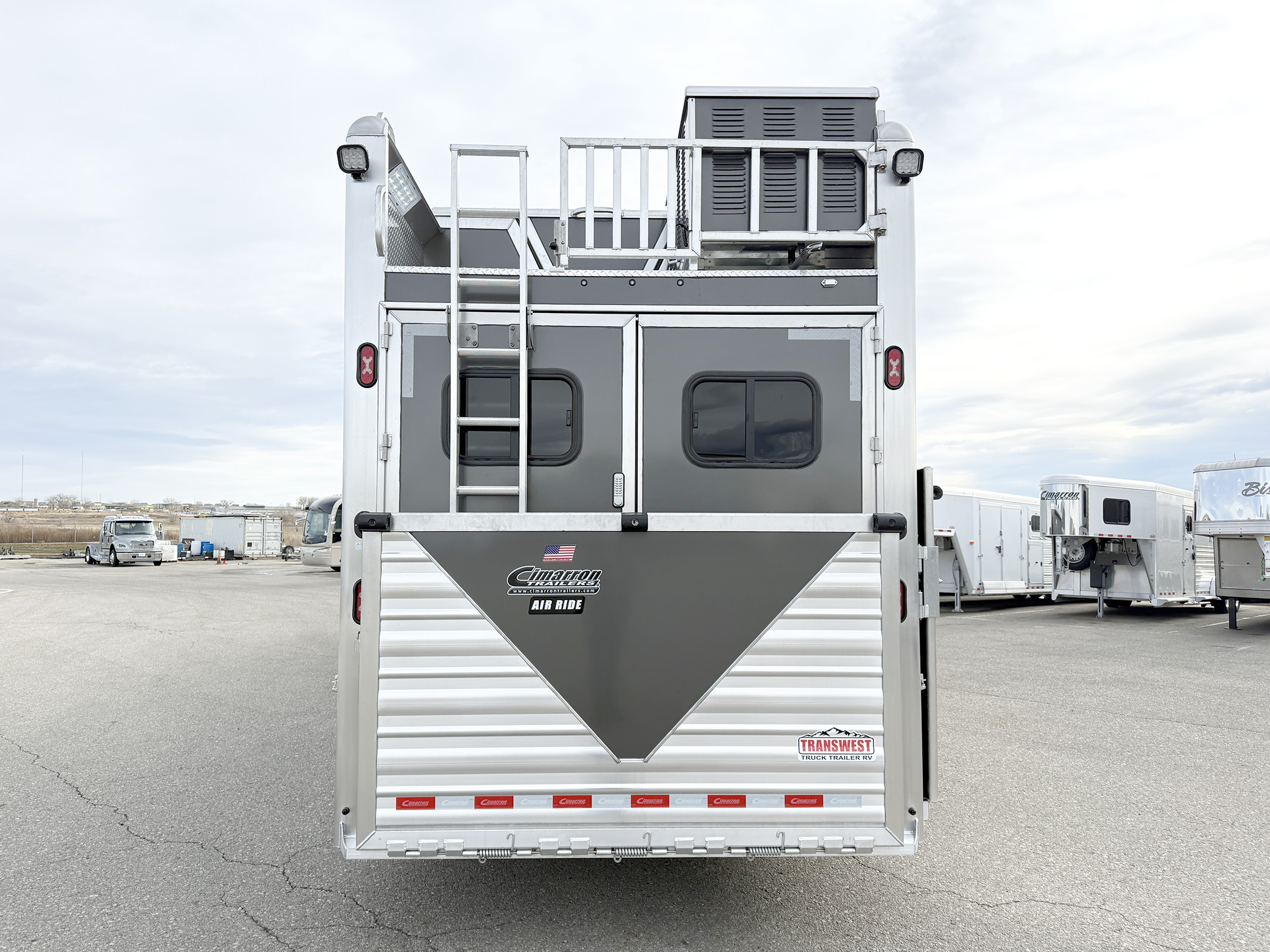 Trailer Photo 16