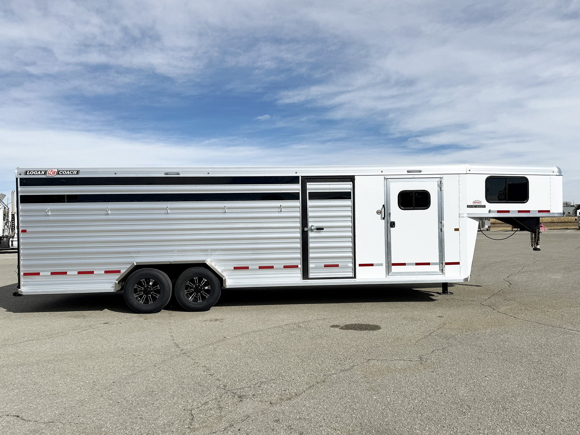 Trailer Photo 2