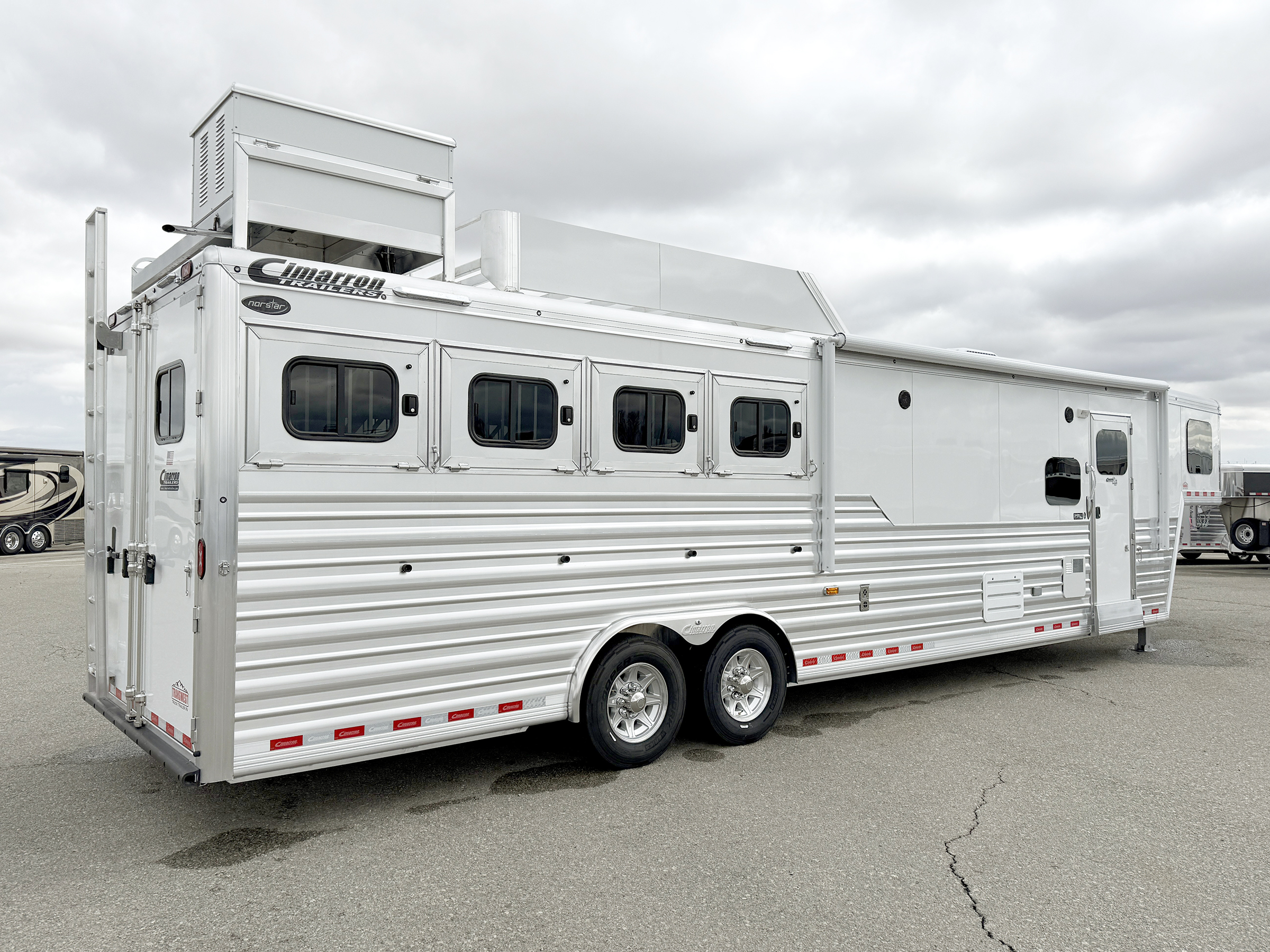 Trailer Photo 12