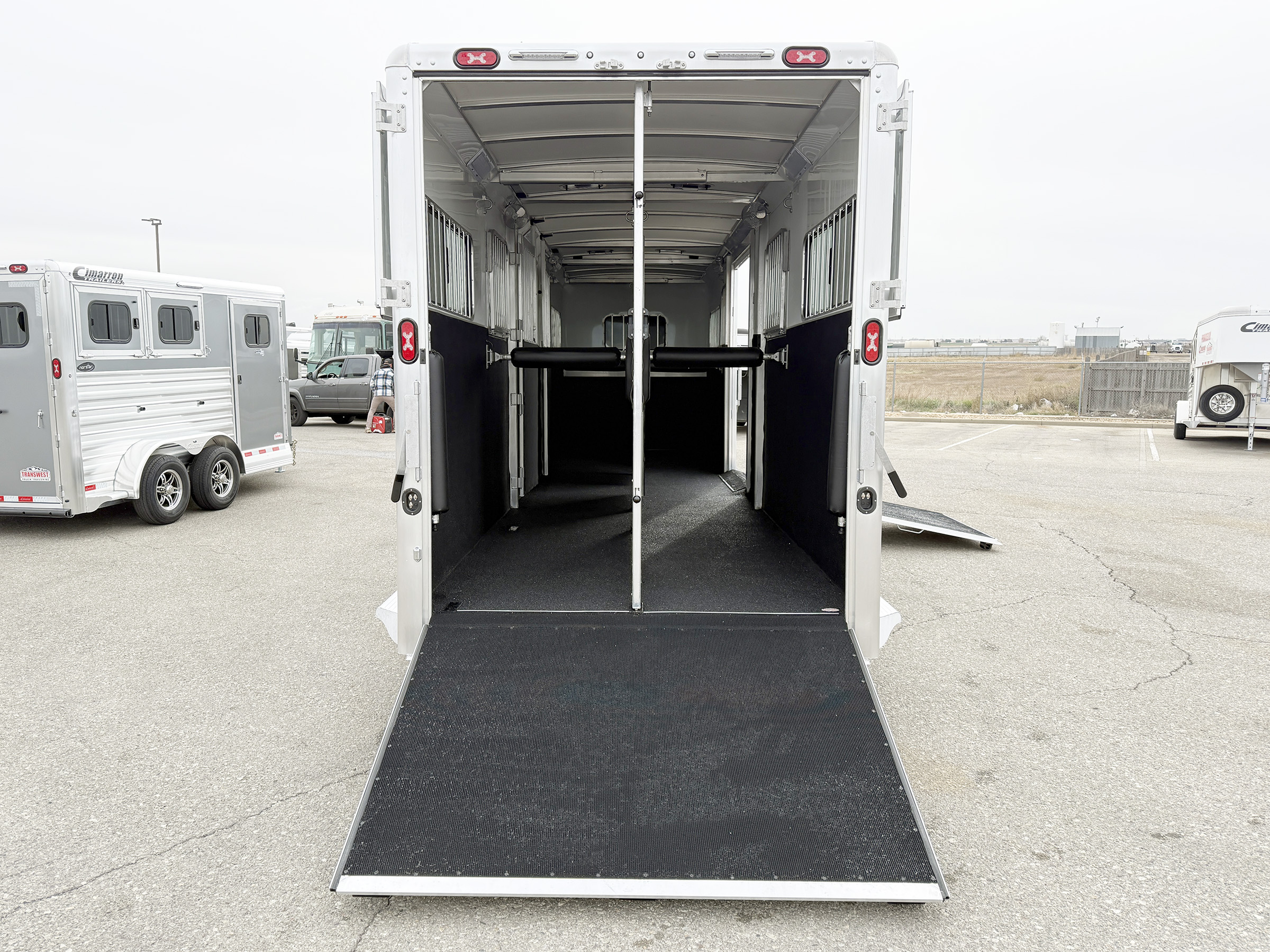 Trailer Photo 12