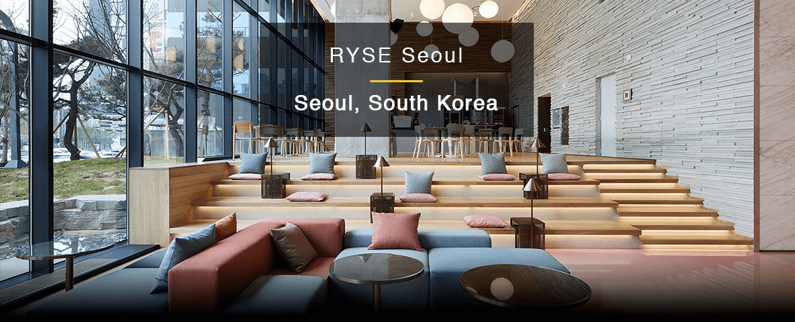 AUTOGRAPH COLLECTION