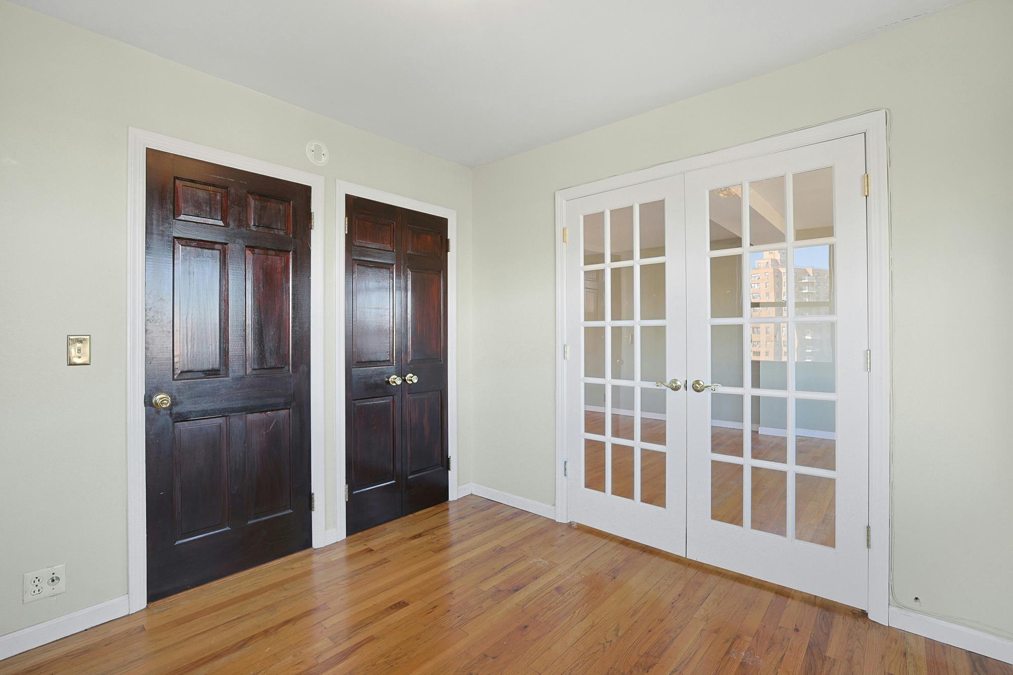 Spacious Junior-4 Co-op with Guest Room, Enclosed Balcony, Hudson River View & 24-Hr. Doormen